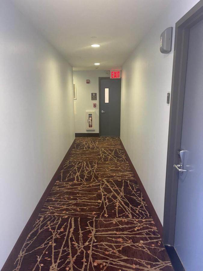 Days Inn By Wyndham Brooklyn Borough Park New York Exteriör bild