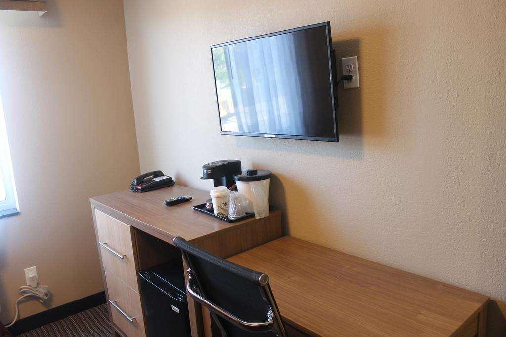 Days Inn By Wyndham Brooklyn Borough Park New York Exteriör bild