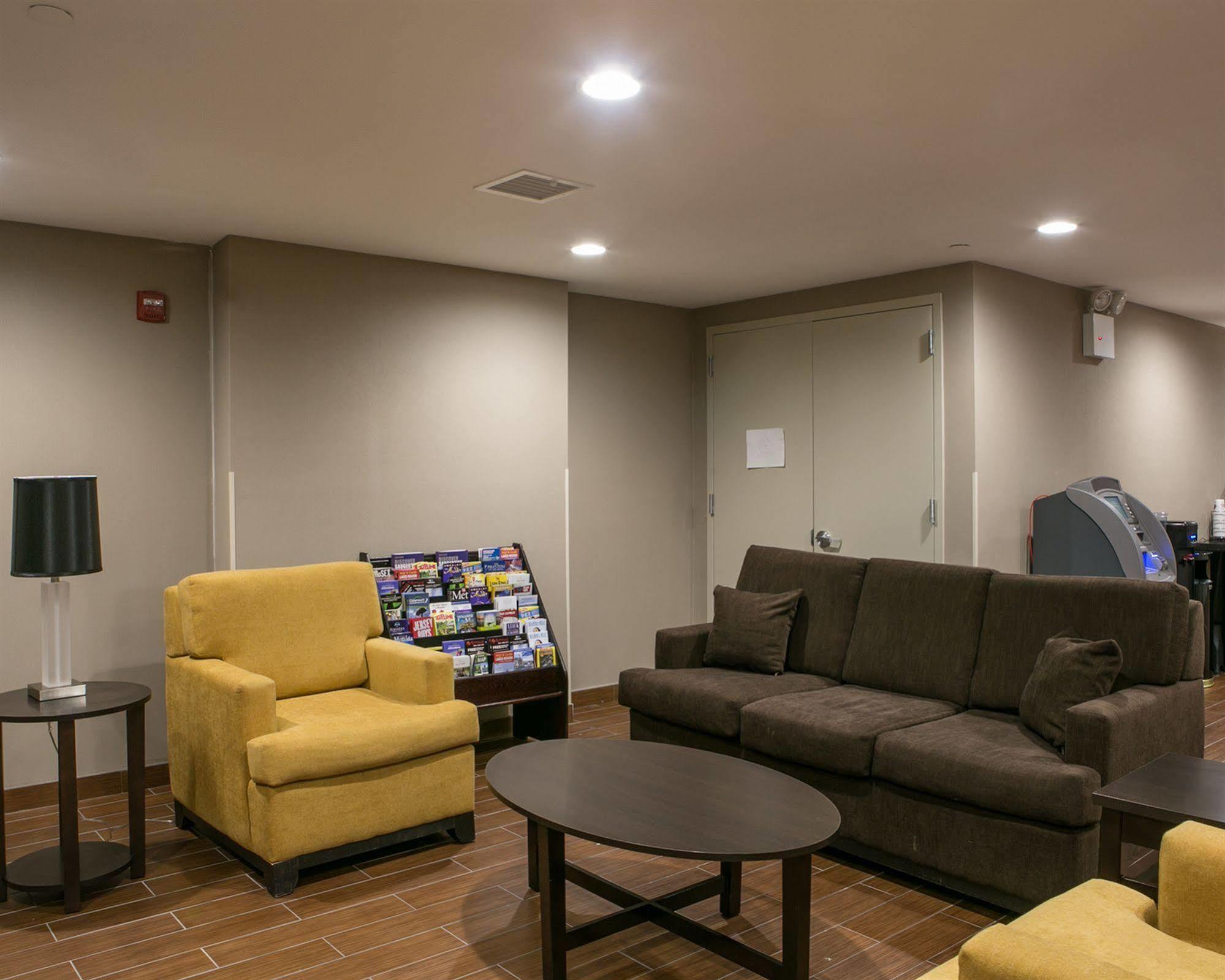 Days Inn By Wyndham Brooklyn Borough Park New York Exteriör bild