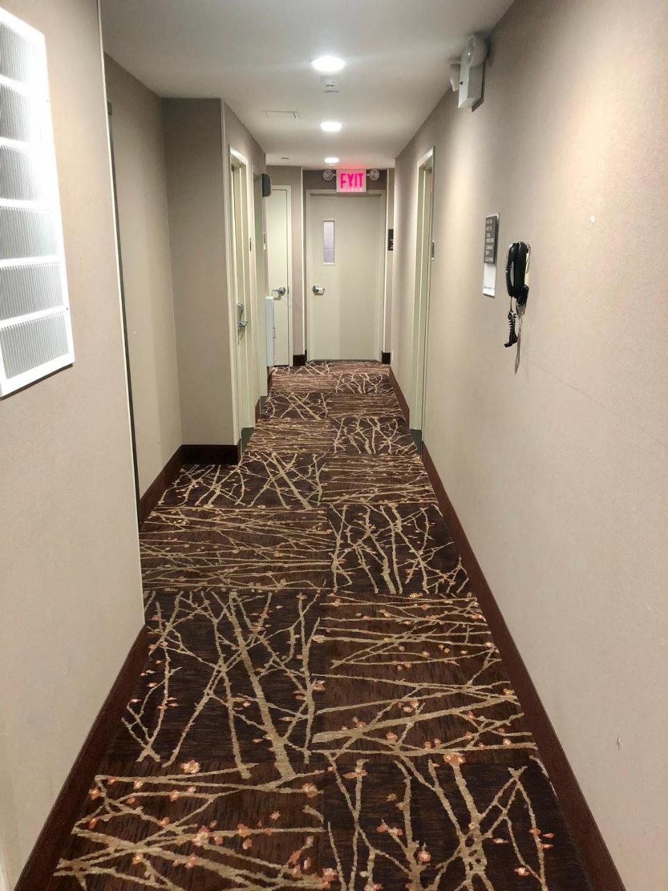 Days Inn By Wyndham Brooklyn Borough Park New York Exteriör bild