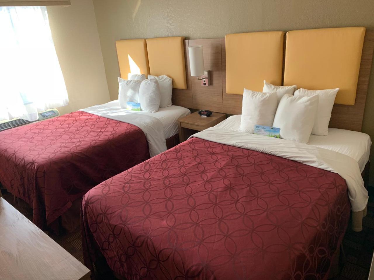 Days Inn By Wyndham Brooklyn Borough Park New York Exteriör bild