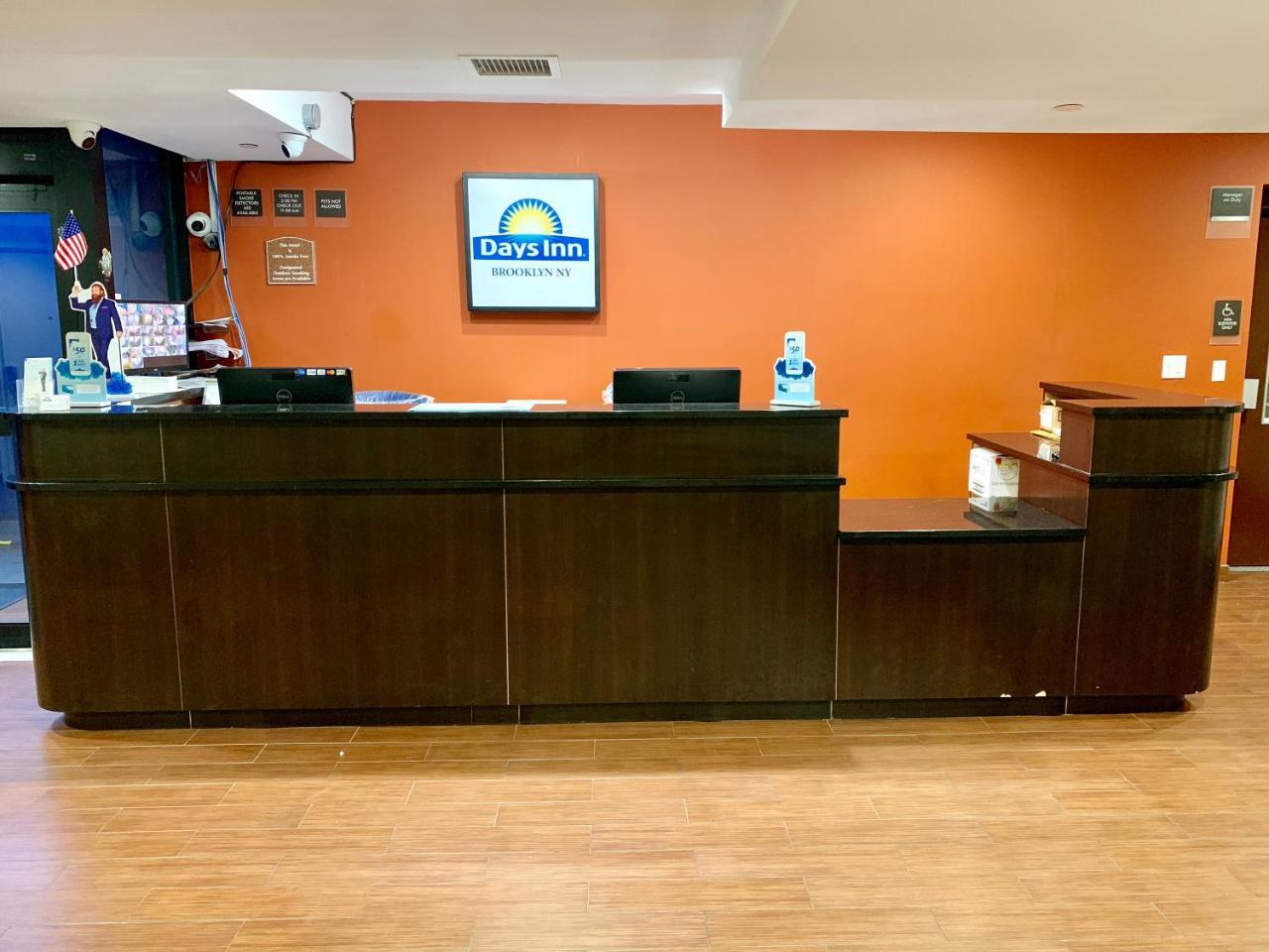 Days Inn By Wyndham Brooklyn Borough Park New York Exteriör bild